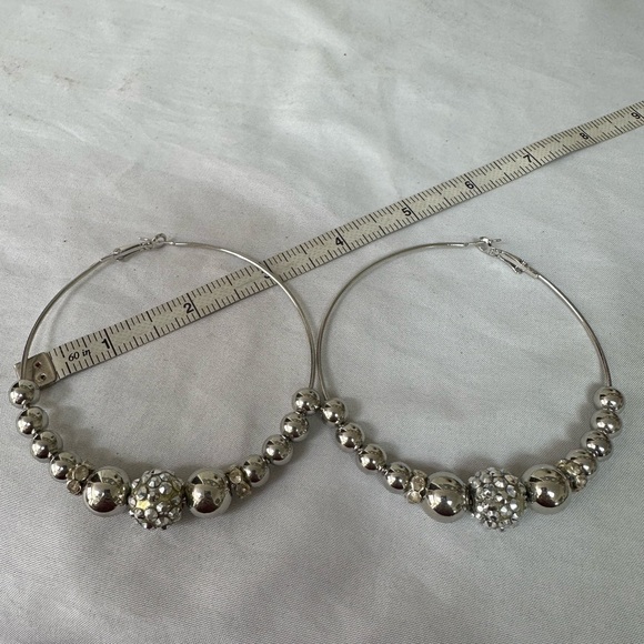 Big funky silvertone hoop earrings with beads - Picture 4 of 4
